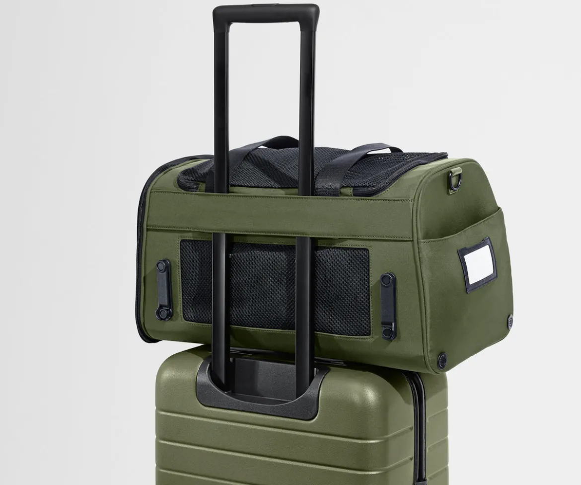 The Pet Carrier in Olive Green